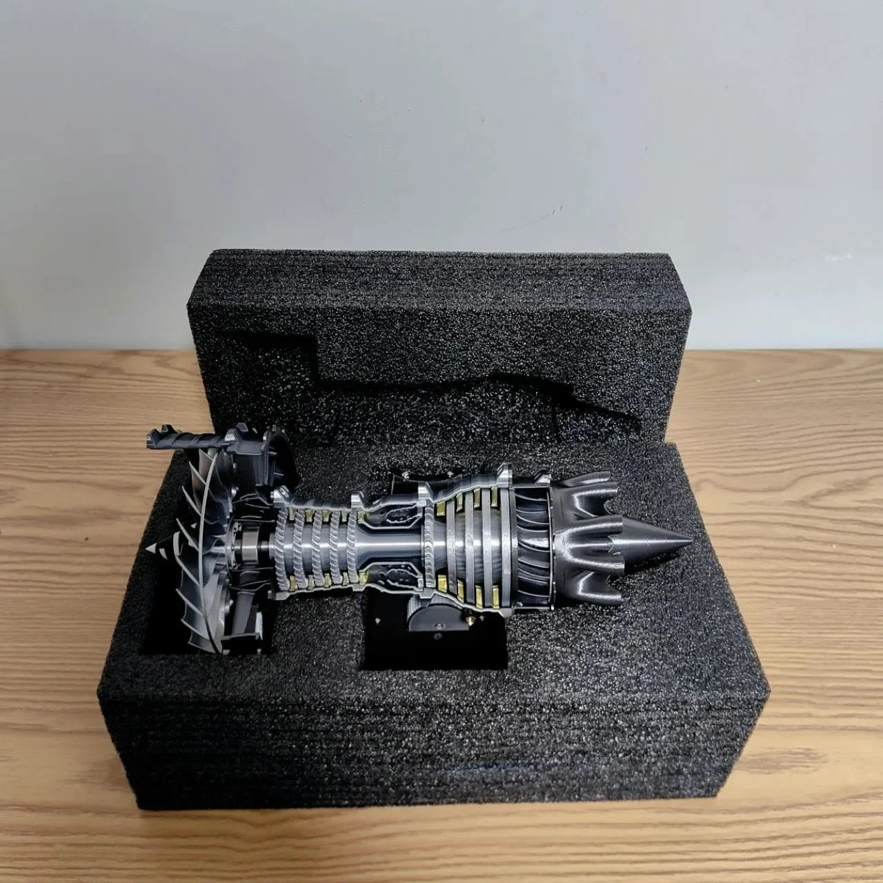 TR900 Limited Edition Turbofan Engine Model – DIY Kit or Finished Product (Adjustable Speed + Tail Flame Effect)